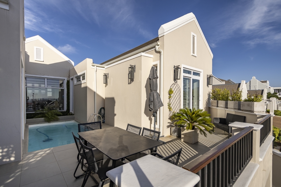 5 Bedroom Property for Sale in Meerhof Estat Western Cape